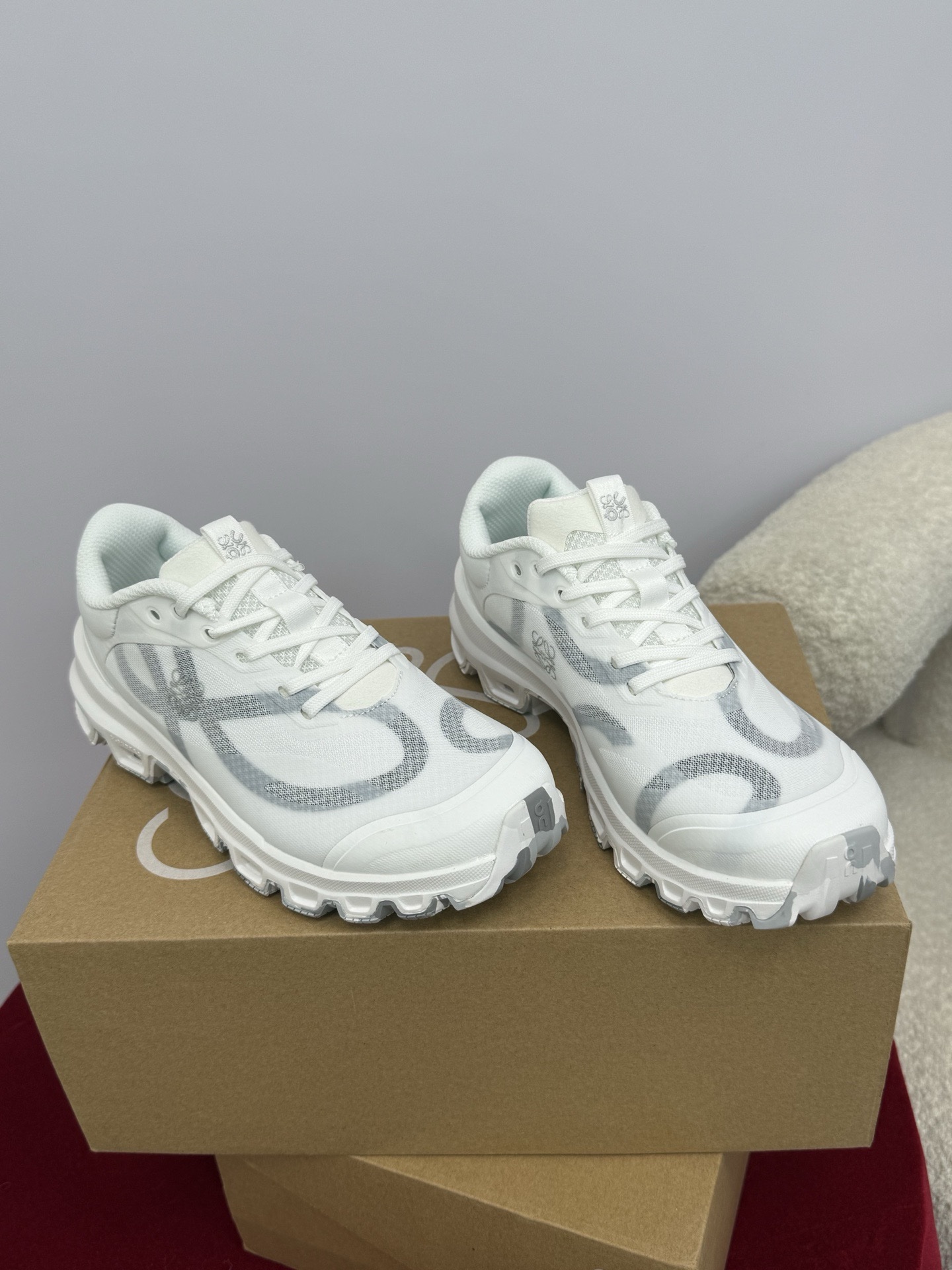 Кроссовки LOEWE x On Running — изображение 24