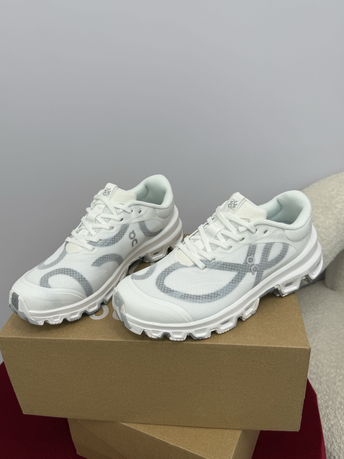 Кроссовки LOEWE x On Running — изображение 23