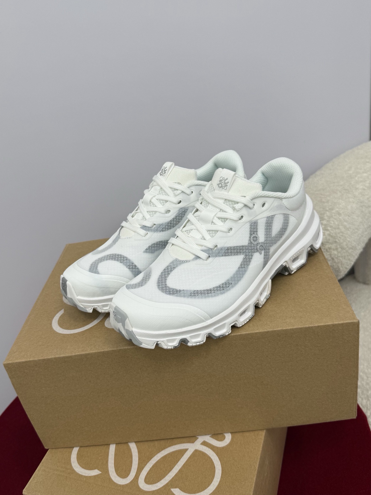 Кроссовки LOEWE x On Running — изображение 21