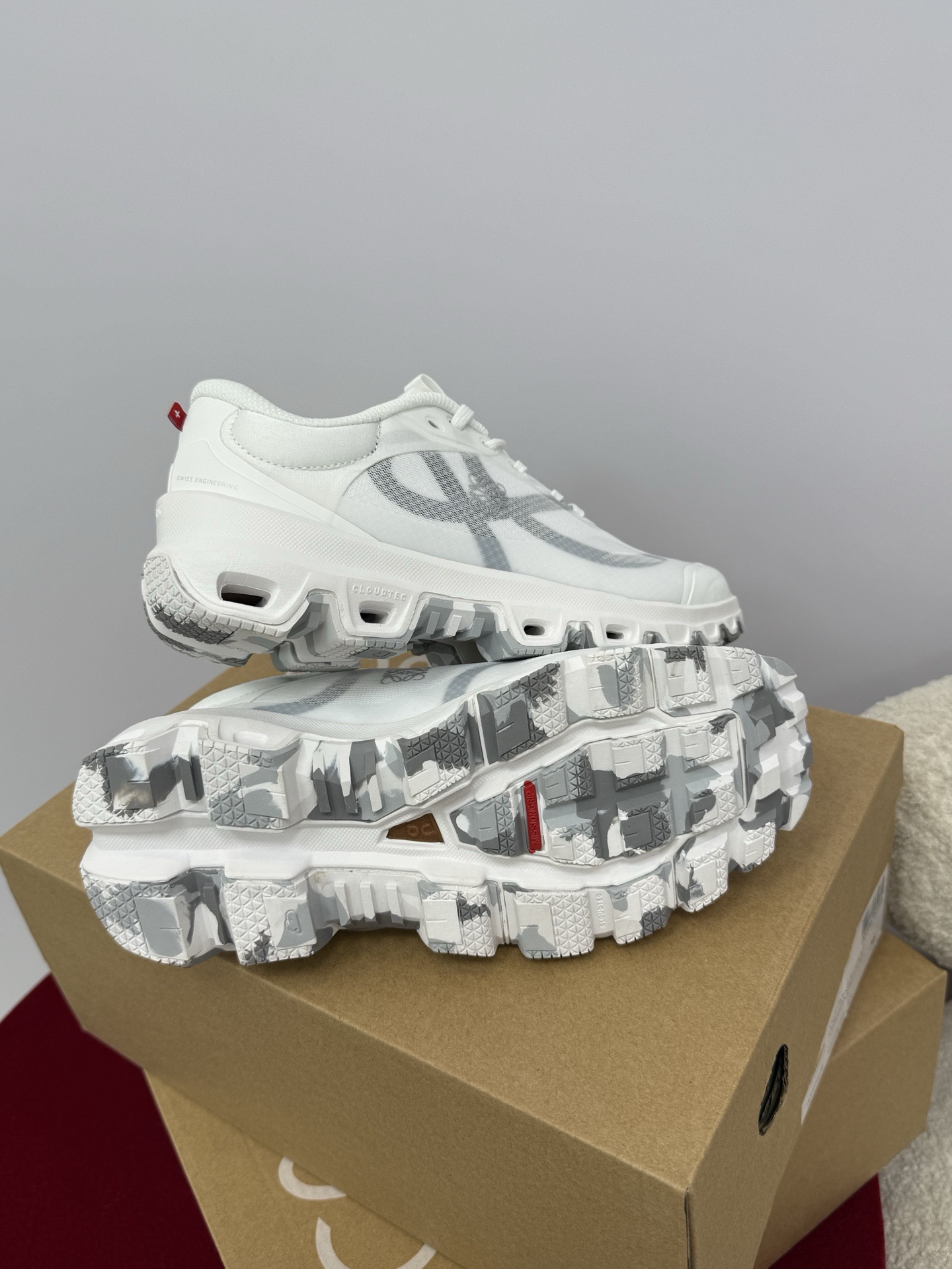 Кроссовки LOEWE x On Running — изображение 19