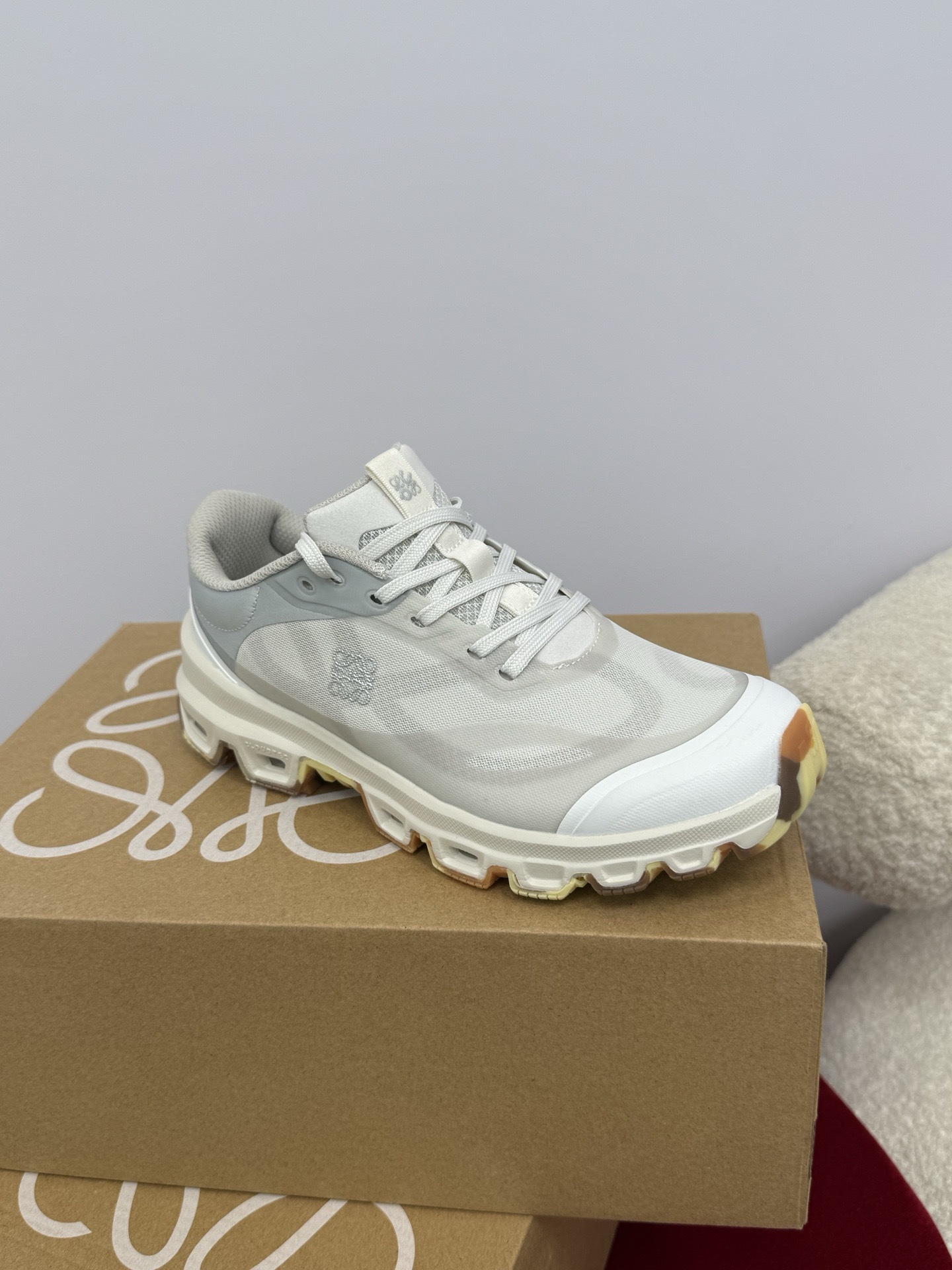 Кроссовки LOEWE x On Running — изображение 17