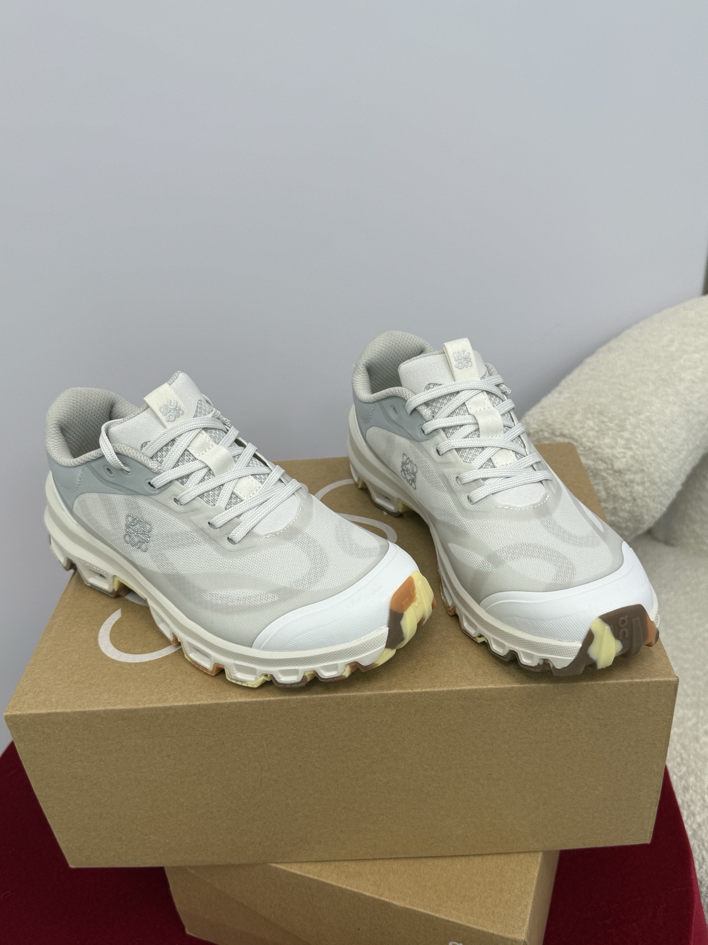 Кроссовки LOEWE x On Running — изображение 15