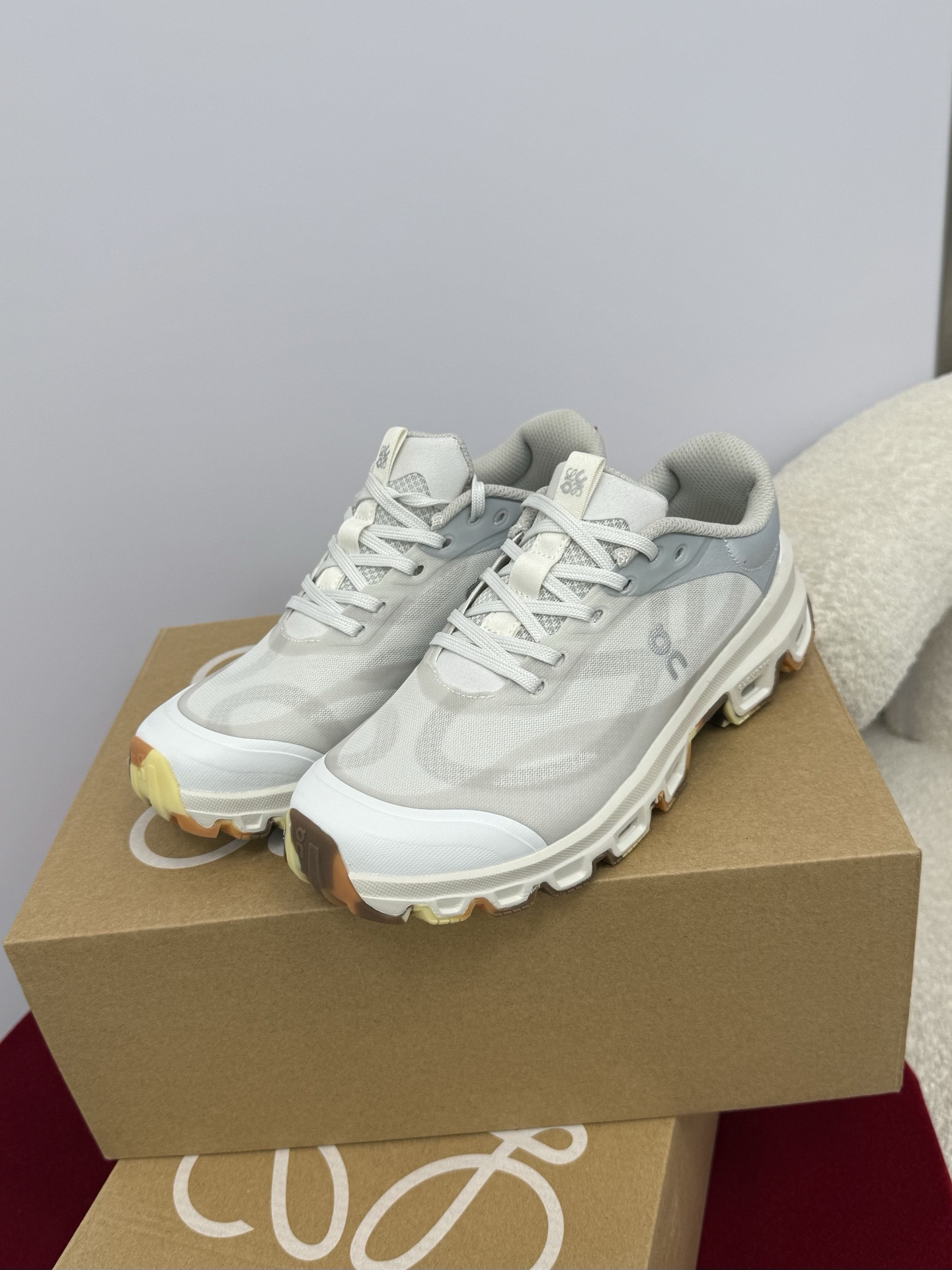 Кроссовки LOEWE x On Running — изображение 12