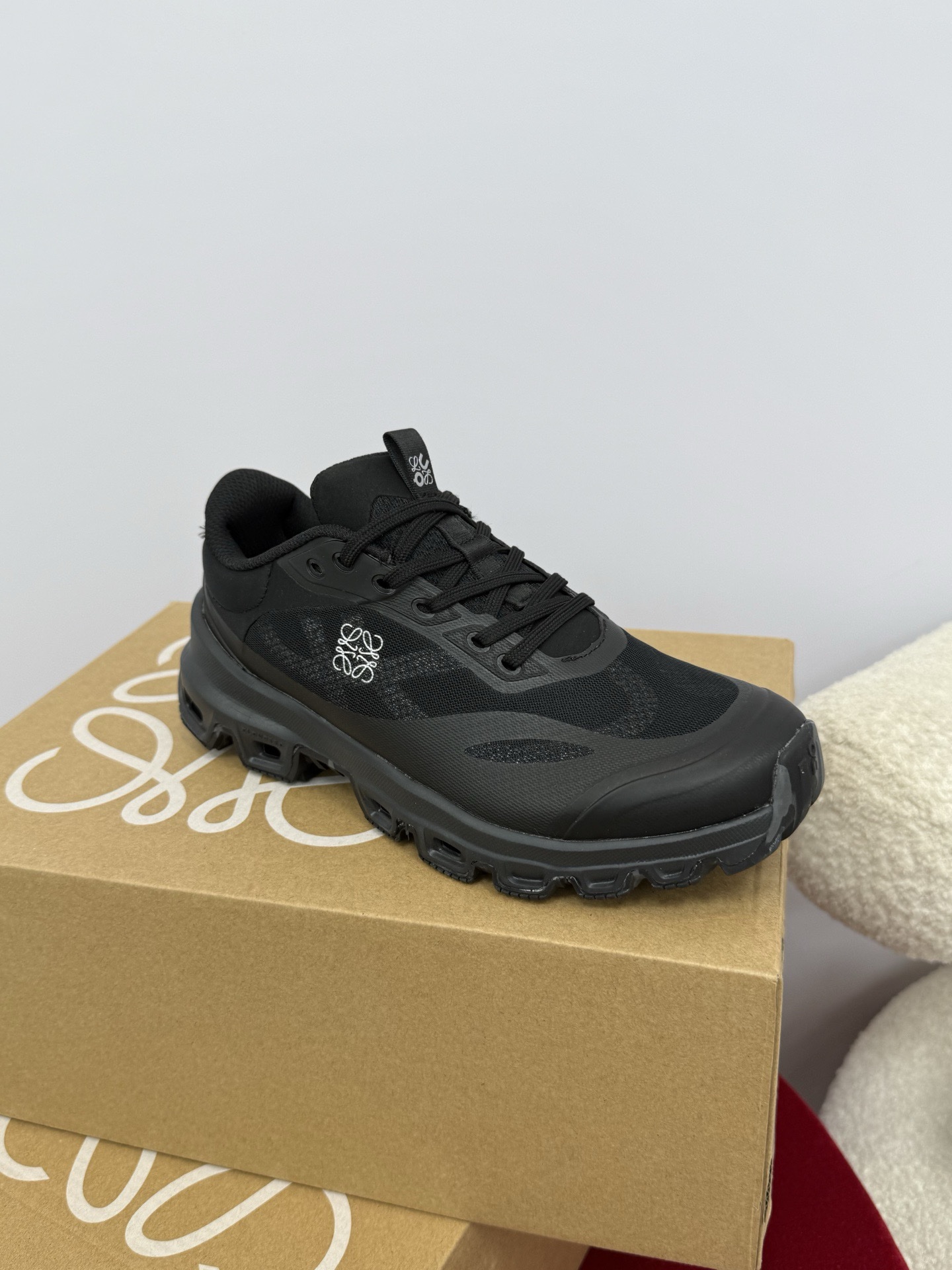 Кроссовки LOEWE x On Running — изображение 8