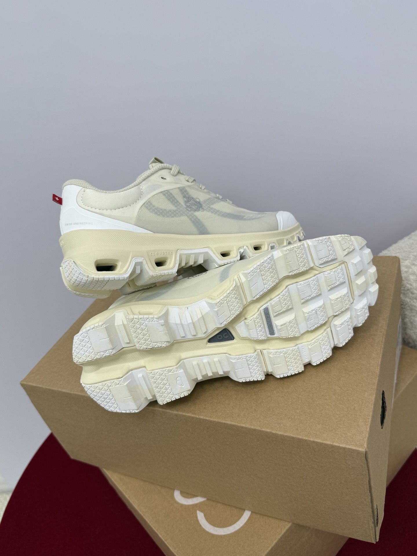 Кроссовки LOEWE x On Running — изображение 36