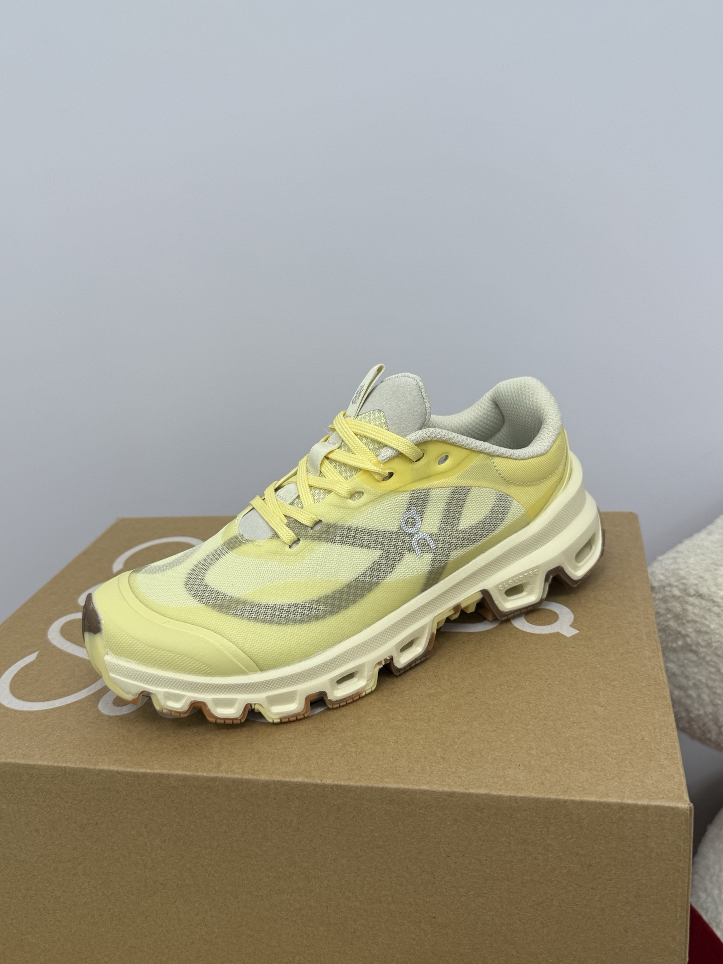 Кроссовки LOEWE x On Running — изображение 39