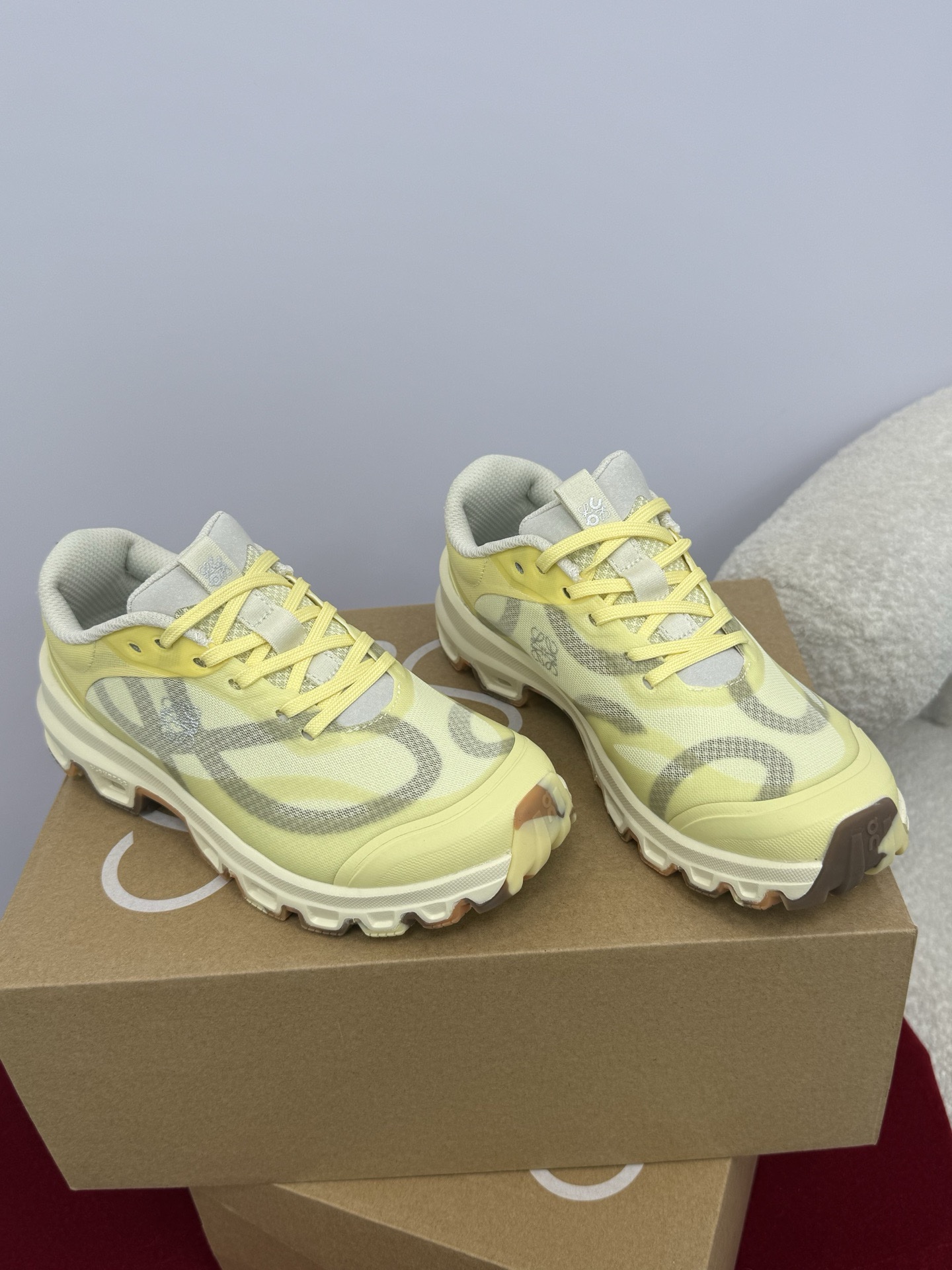 Кроссовки LOEWE x On Running — изображение 40