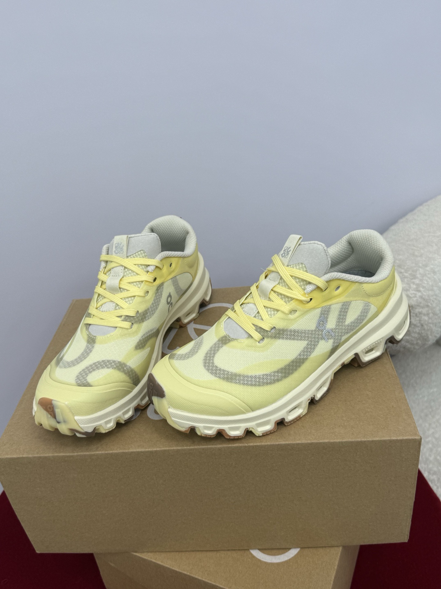 Кроссовки LOEWE x On Running — изображение 41