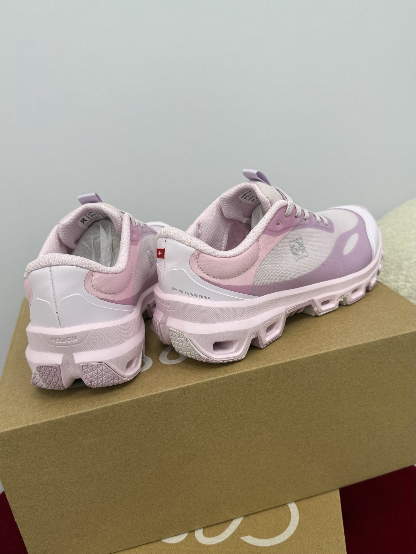 Кроссовки LOEWE x On Running — изображение 53