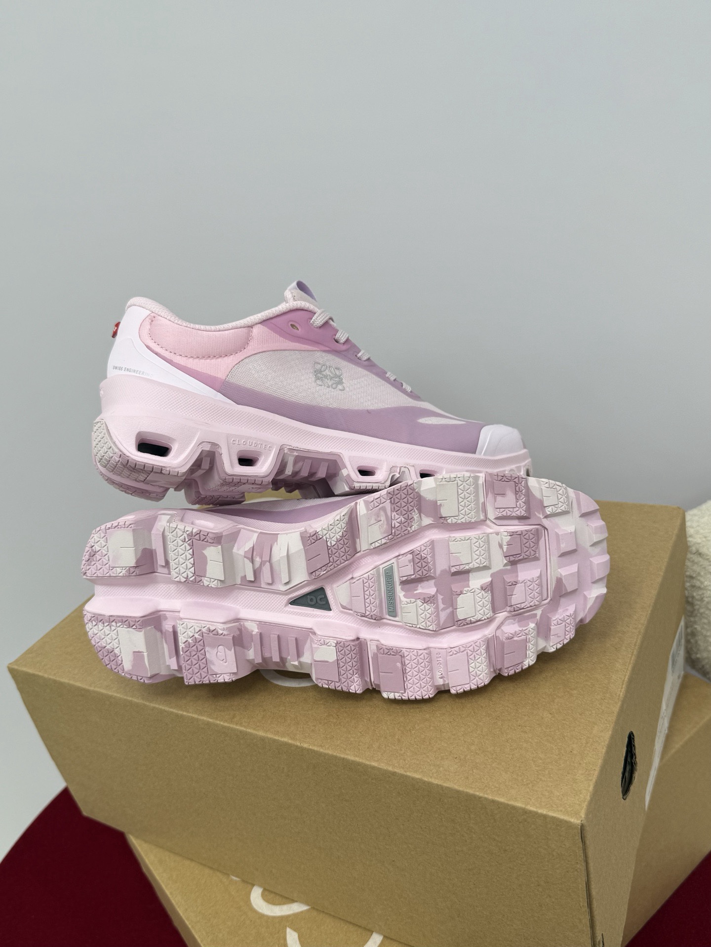 Кроссовки LOEWE x On Running — изображение 54