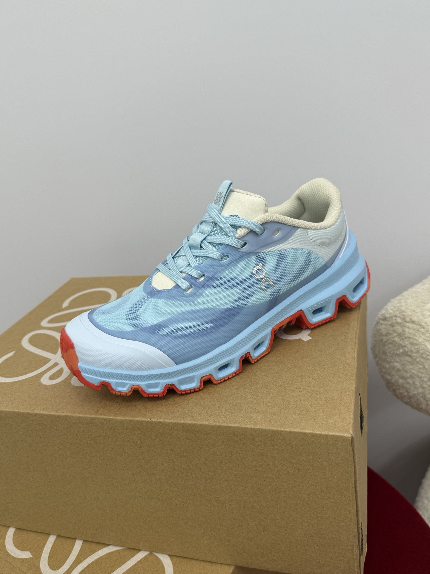 Кроссовки LOEWE x On Running — изображение 57