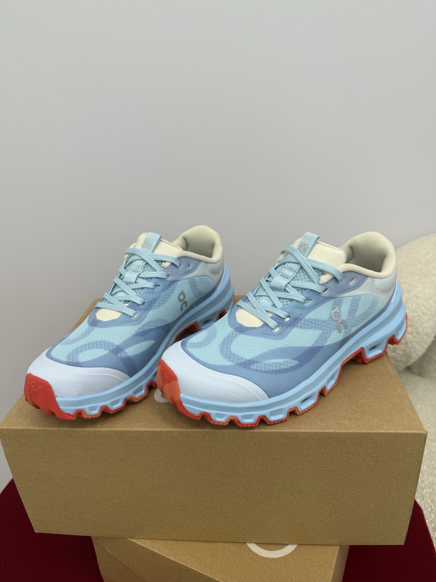 Кроссовки LOEWE x On Running — изображение 59