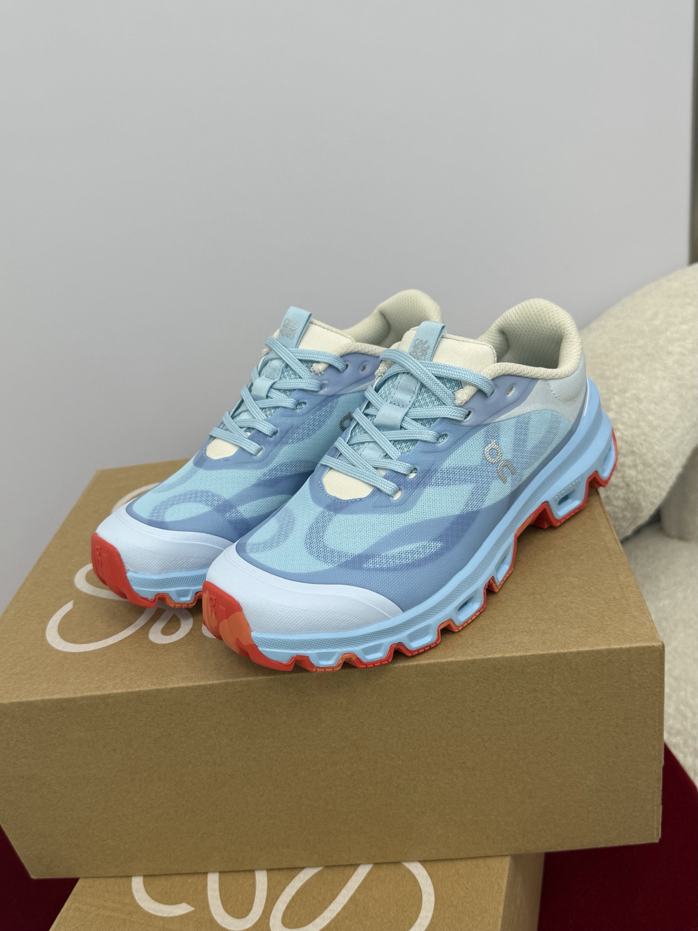 Кроссовки LOEWE x On Running — изображение 61