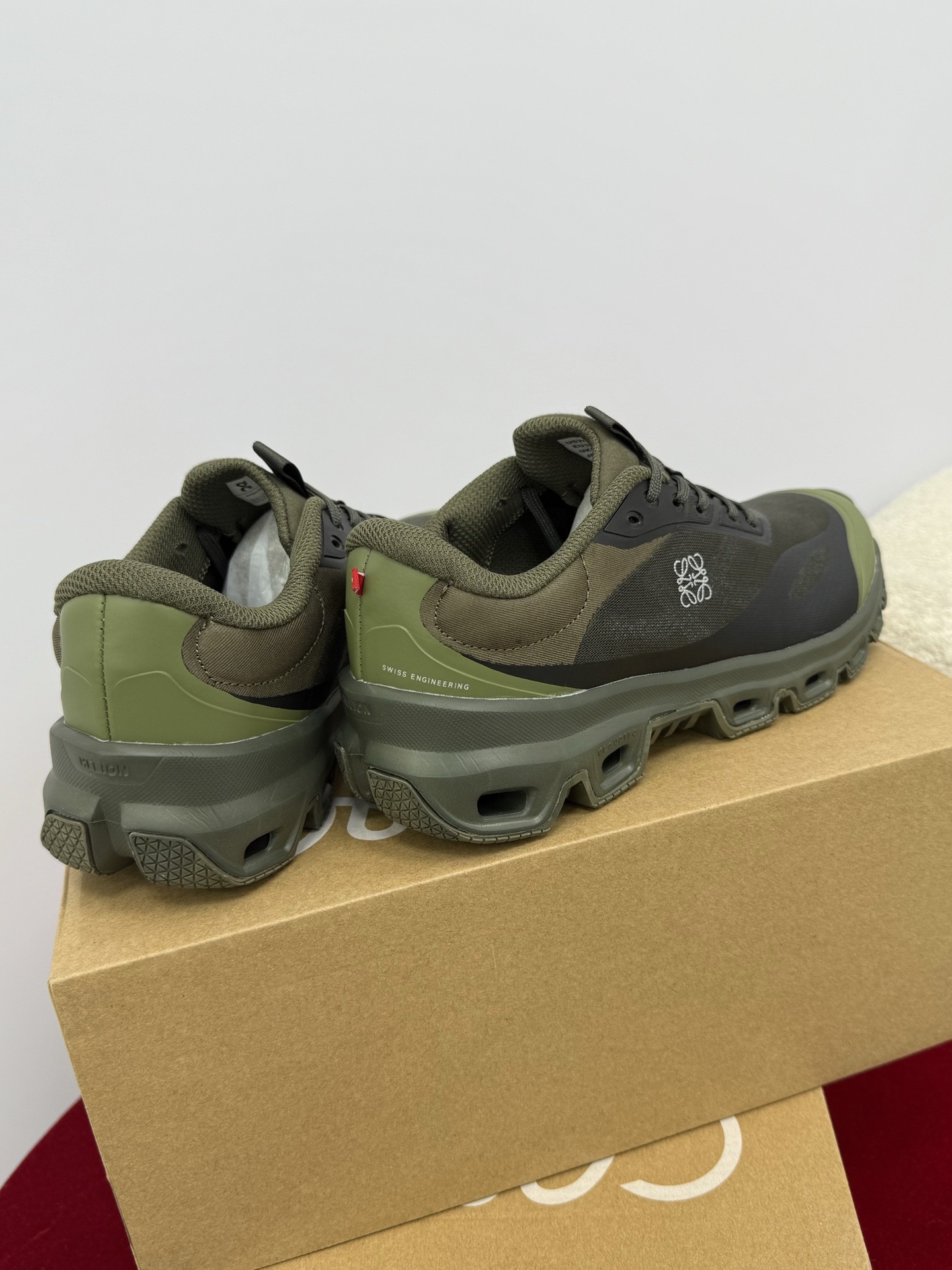 Кроссовки LOEWE x On Running — изображение 80