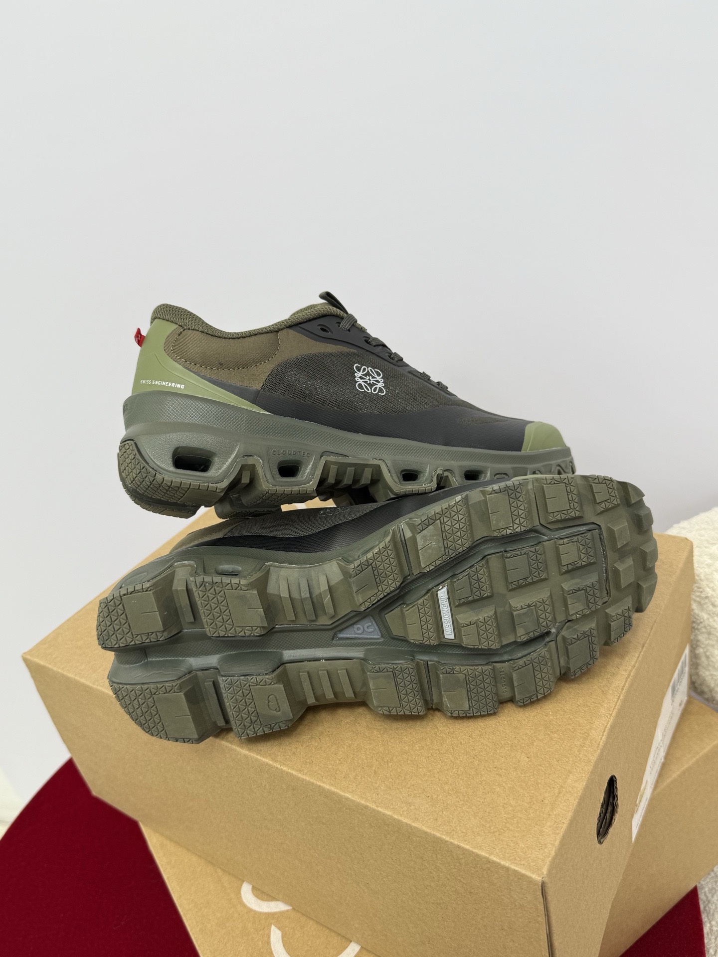 Кроссовки LOEWE x On Running — изображение 81