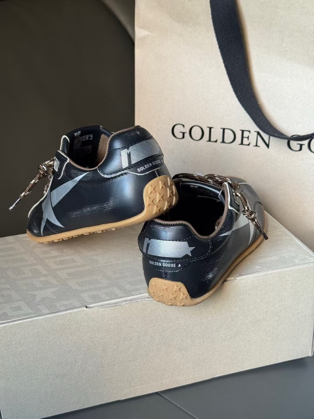 Кроссовки Golden Goose — изображение 24