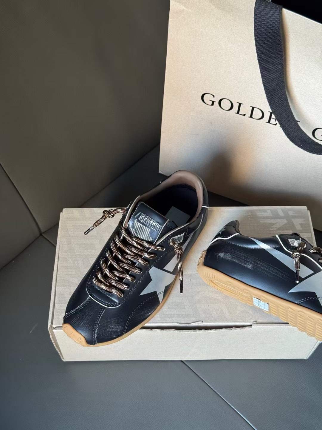 Кроссовки Golden Goose — изображение 22