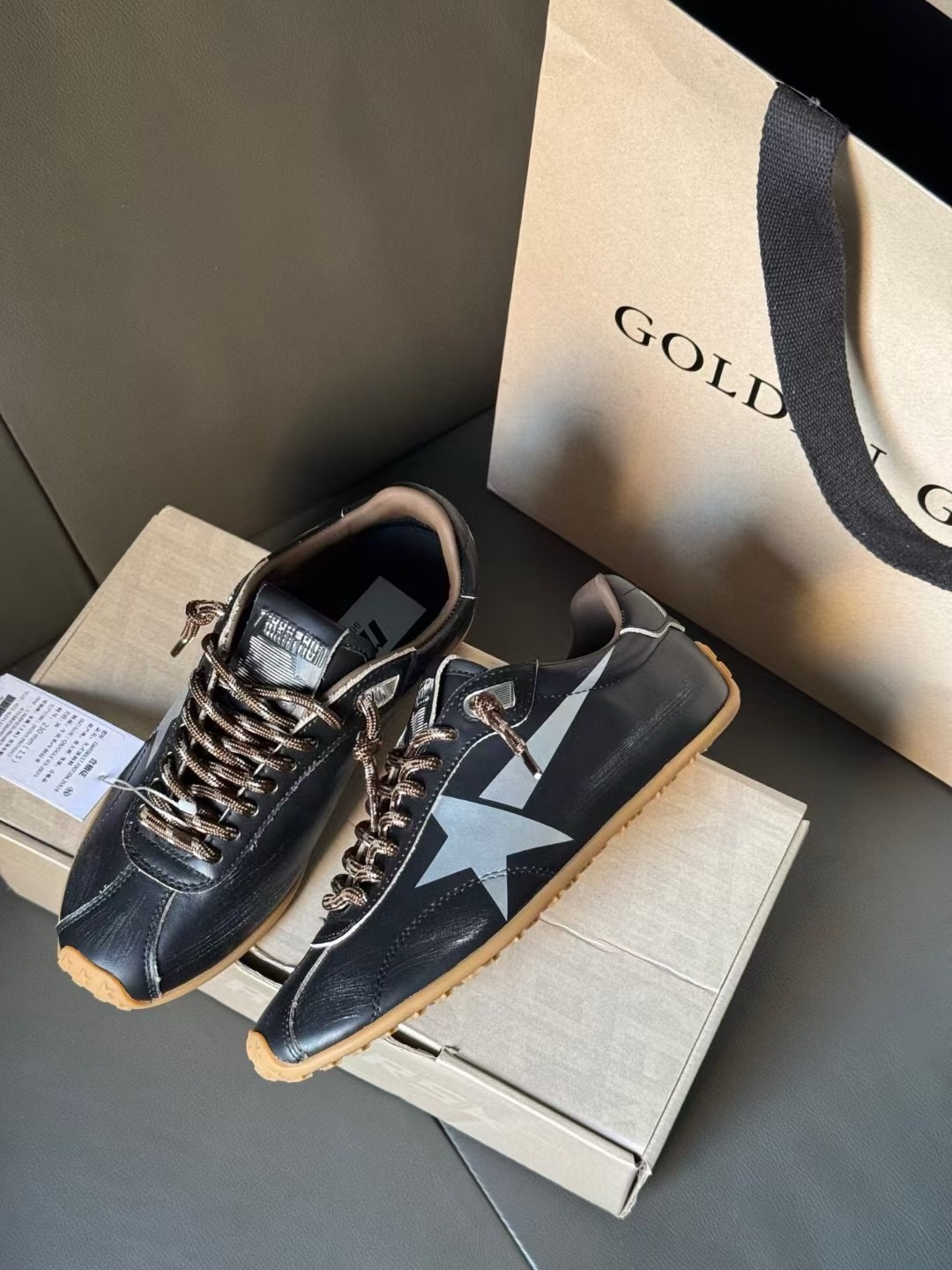 Кроссовки Golden Goose — изображение 18