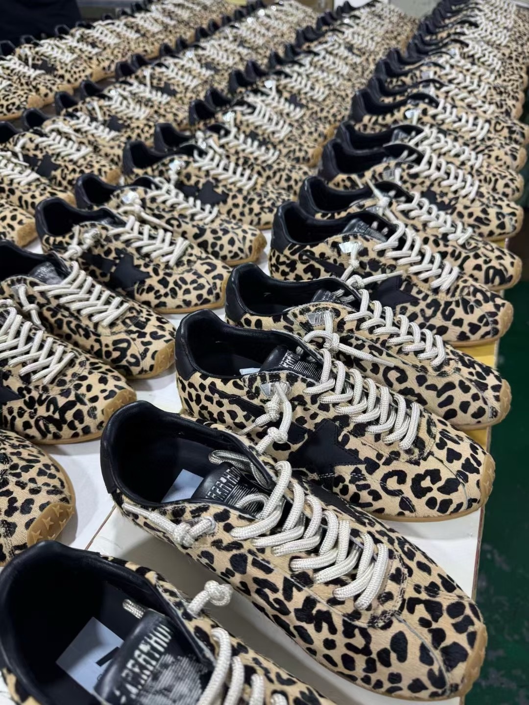 Кроссовки Golden Goose