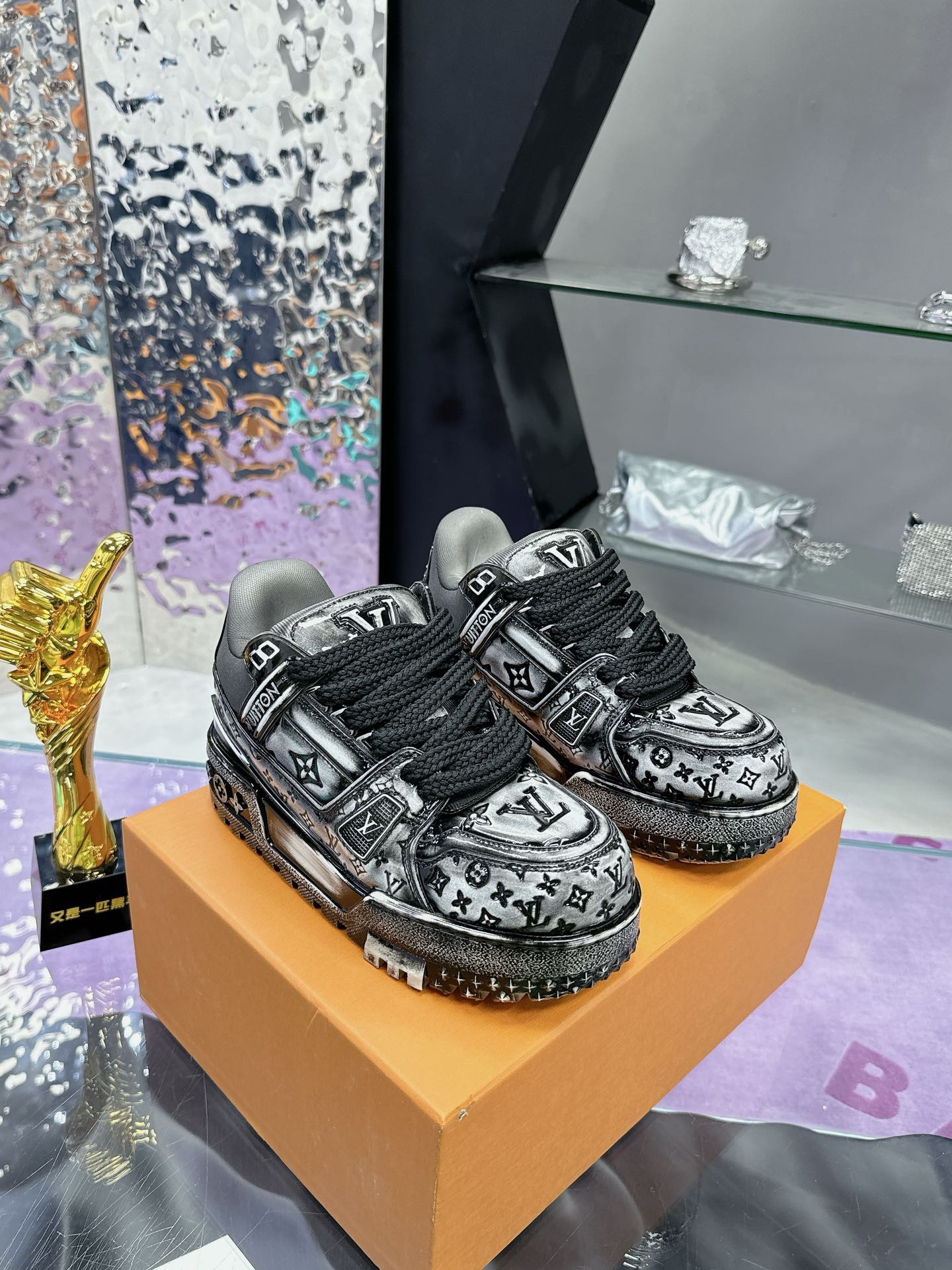 Кроссовки Louis Vuitton — изображение 2