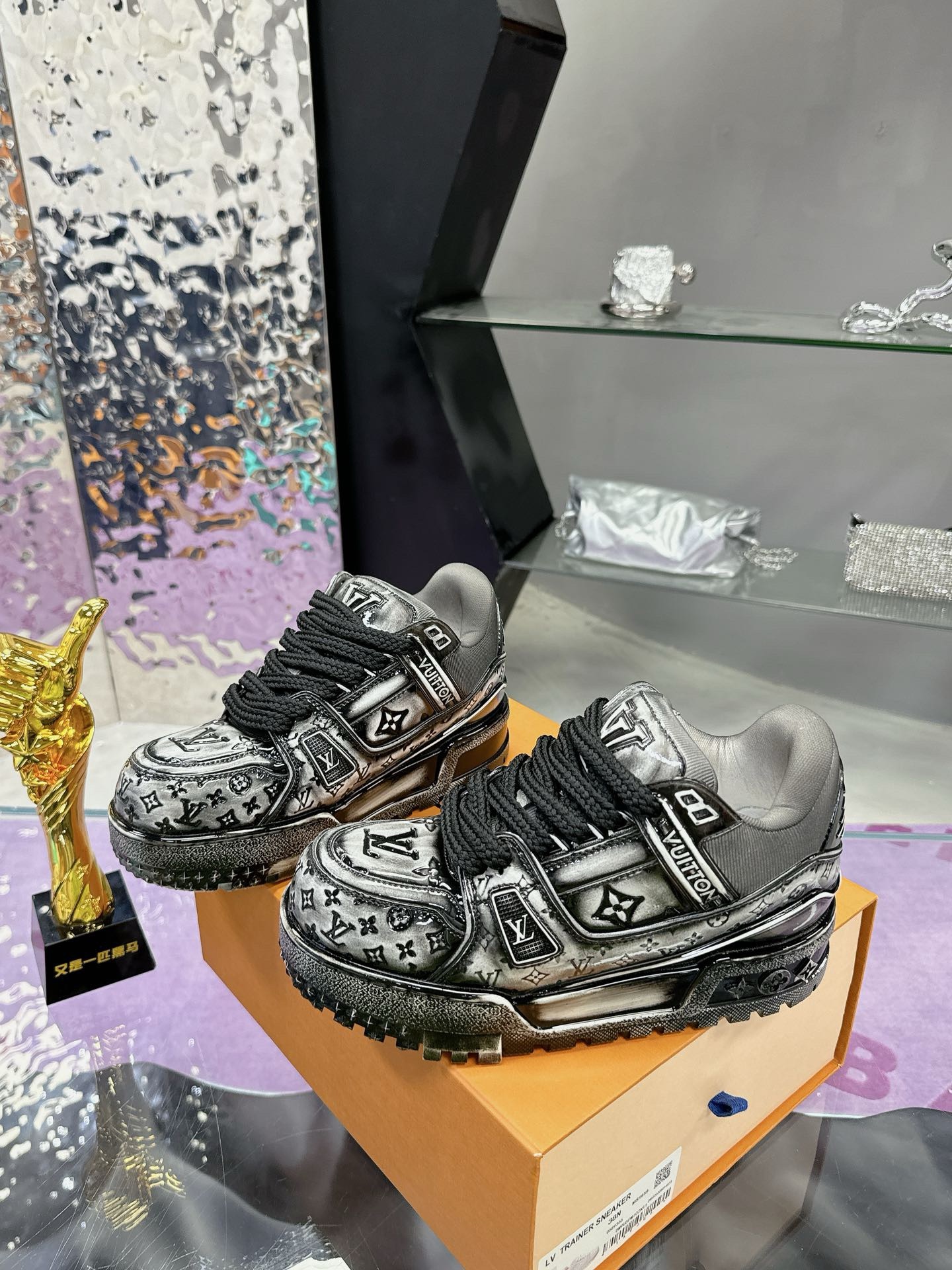 Кроссовки Louis Vuitton — изображение 4