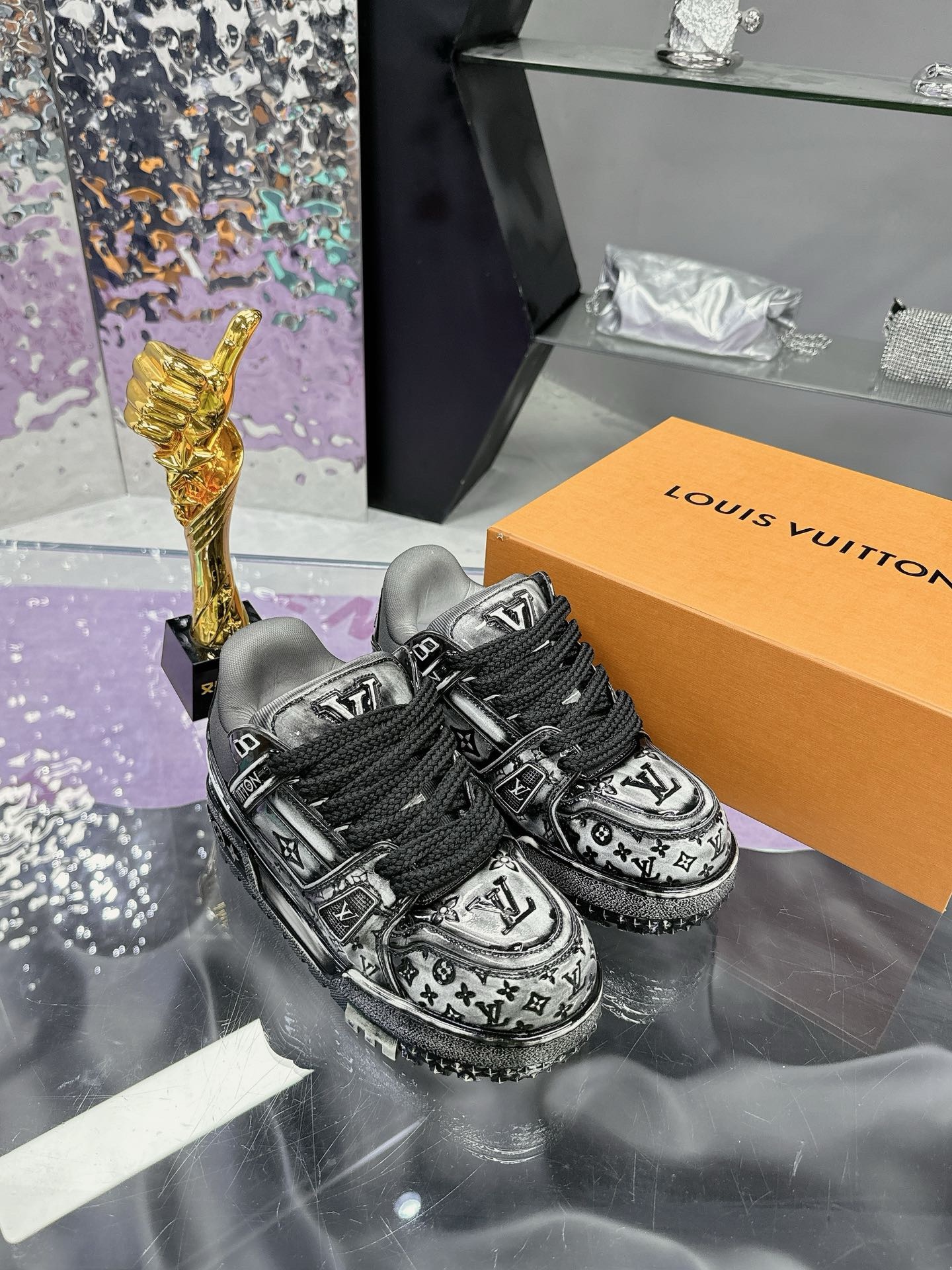 Кроссовки Louis Vuitton — изображение 5