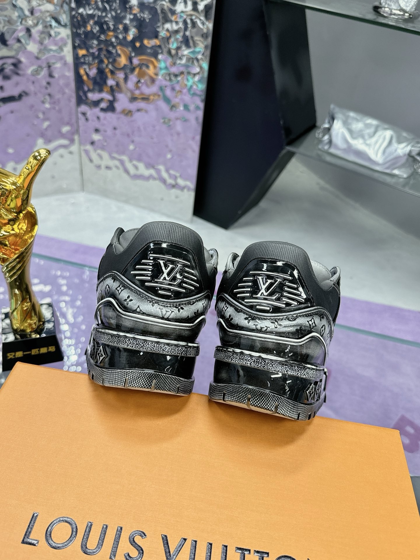 Кроссовки Louis Vuitton — изображение 9