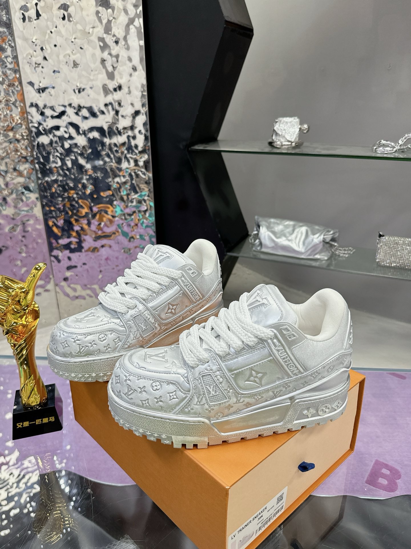 Кроссовки Louis Vuitton — изображение 12