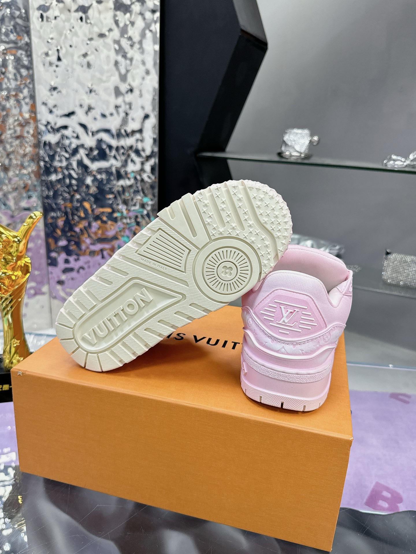 Кроссовки Louis Vuitton — изображение 27