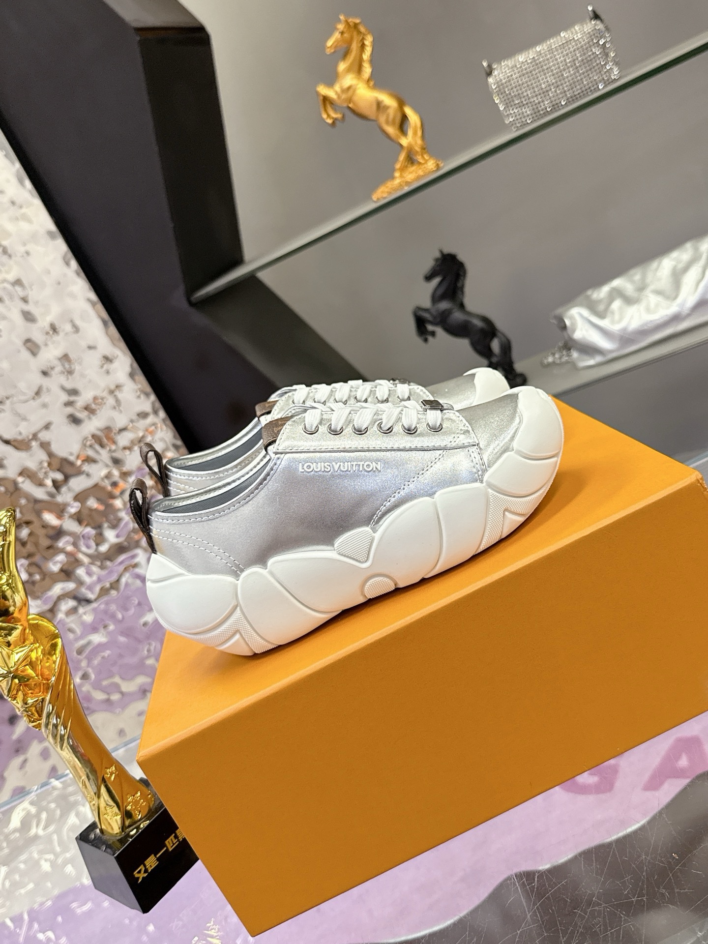 Кроссовки Louis Vuitton — изображение 3