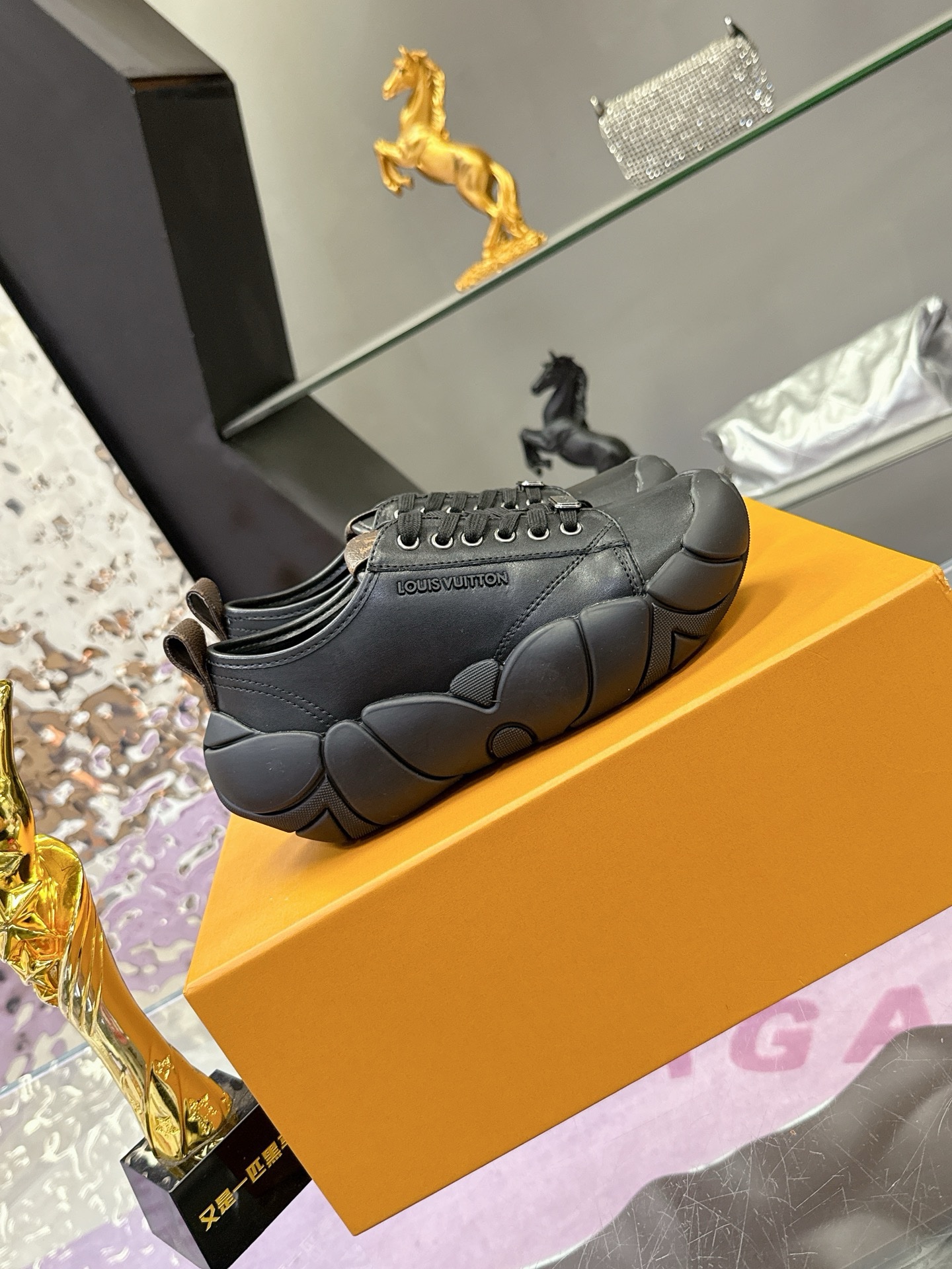 Кроссовки Louis Vuitton — изображение 12