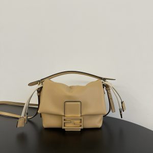 Сумка-багет FENDI Mamma