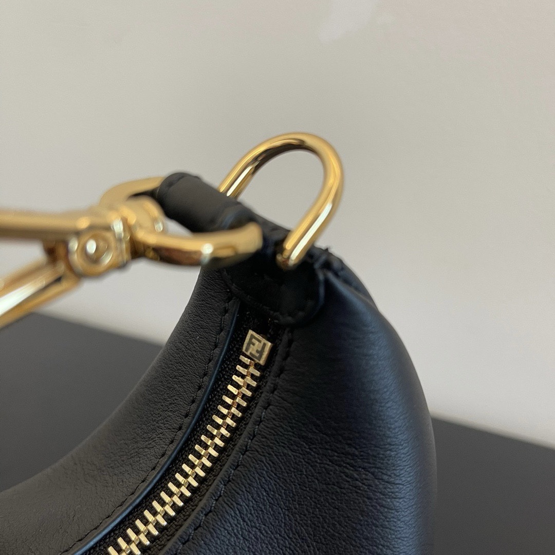 Мини-сумка FENDI Crescent — изображение 11