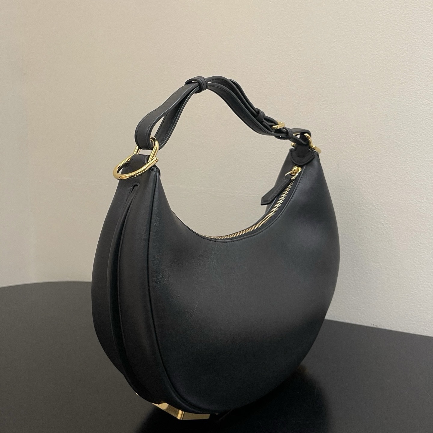Мини-сумка FENDI Crescent — изображение 25