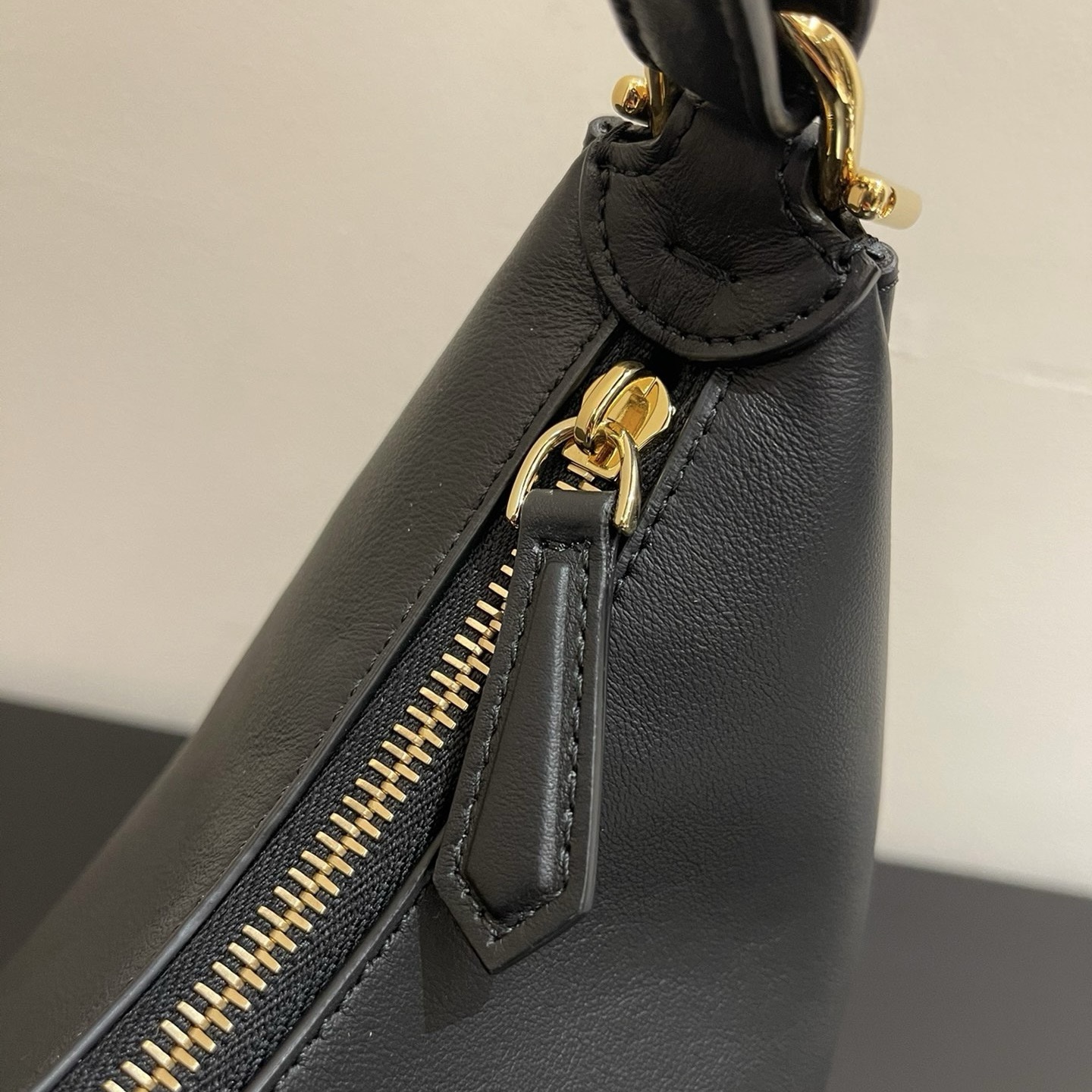 Мини-сумка FENDI Crescent — изображение 26