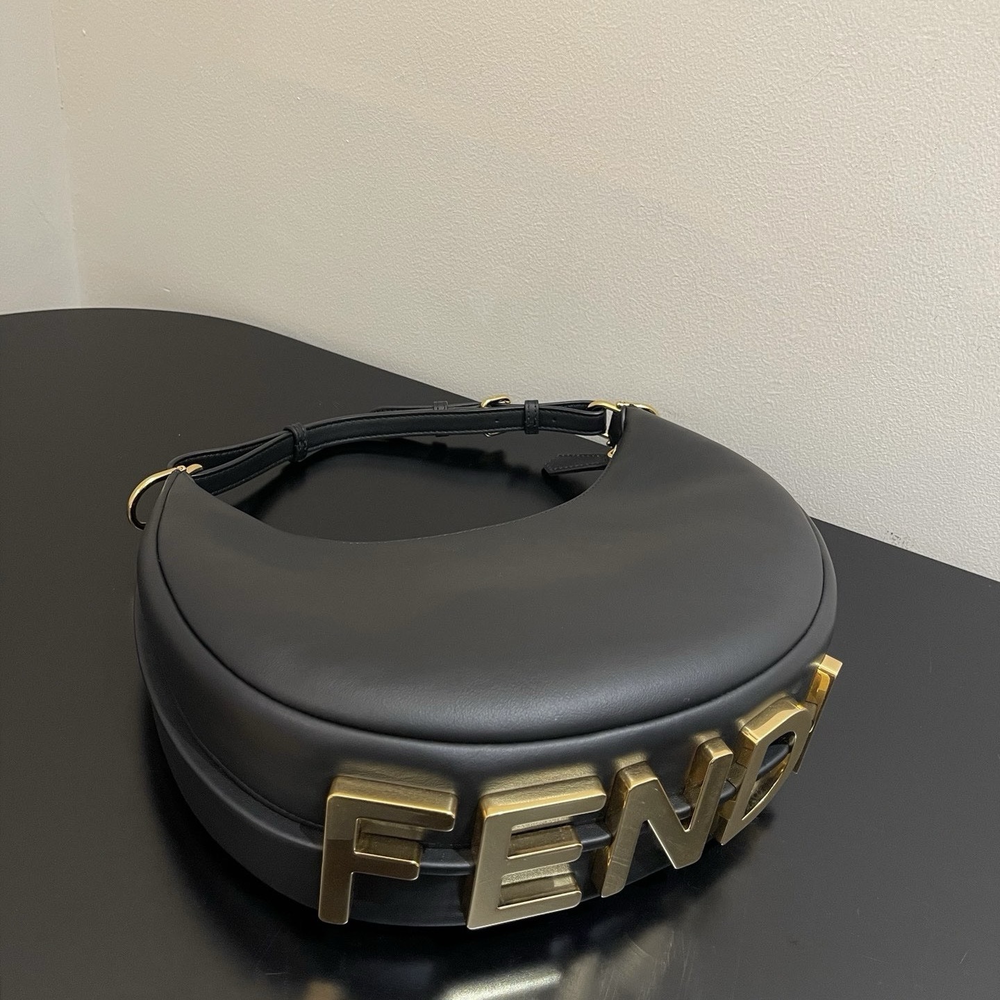 Мини-сумка FENDI Crescent — изображение 27