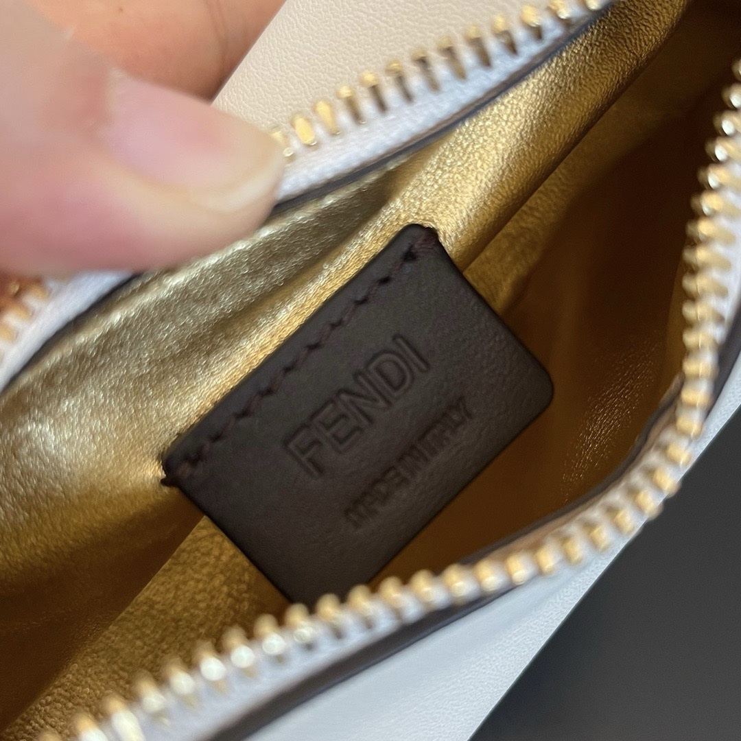 Мини-сумка FENDI Crescent — изображение 33