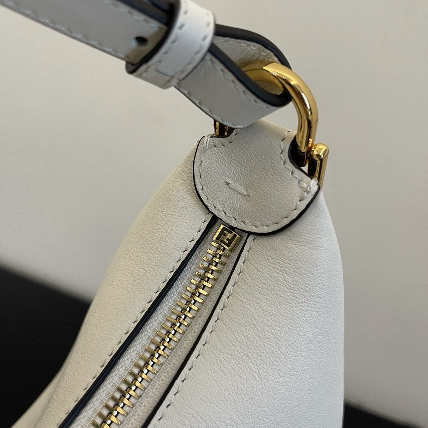 Мини-сумка FENDI Crescent — изображение 45