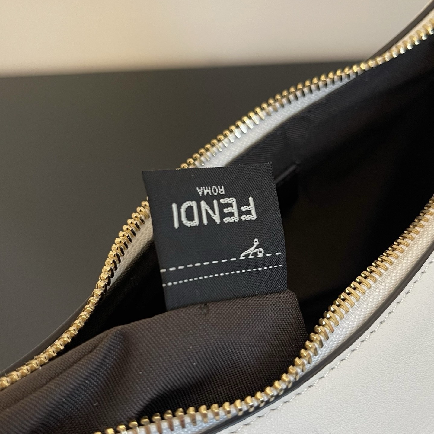 Мини-сумка FENDI Crescent — изображение 50