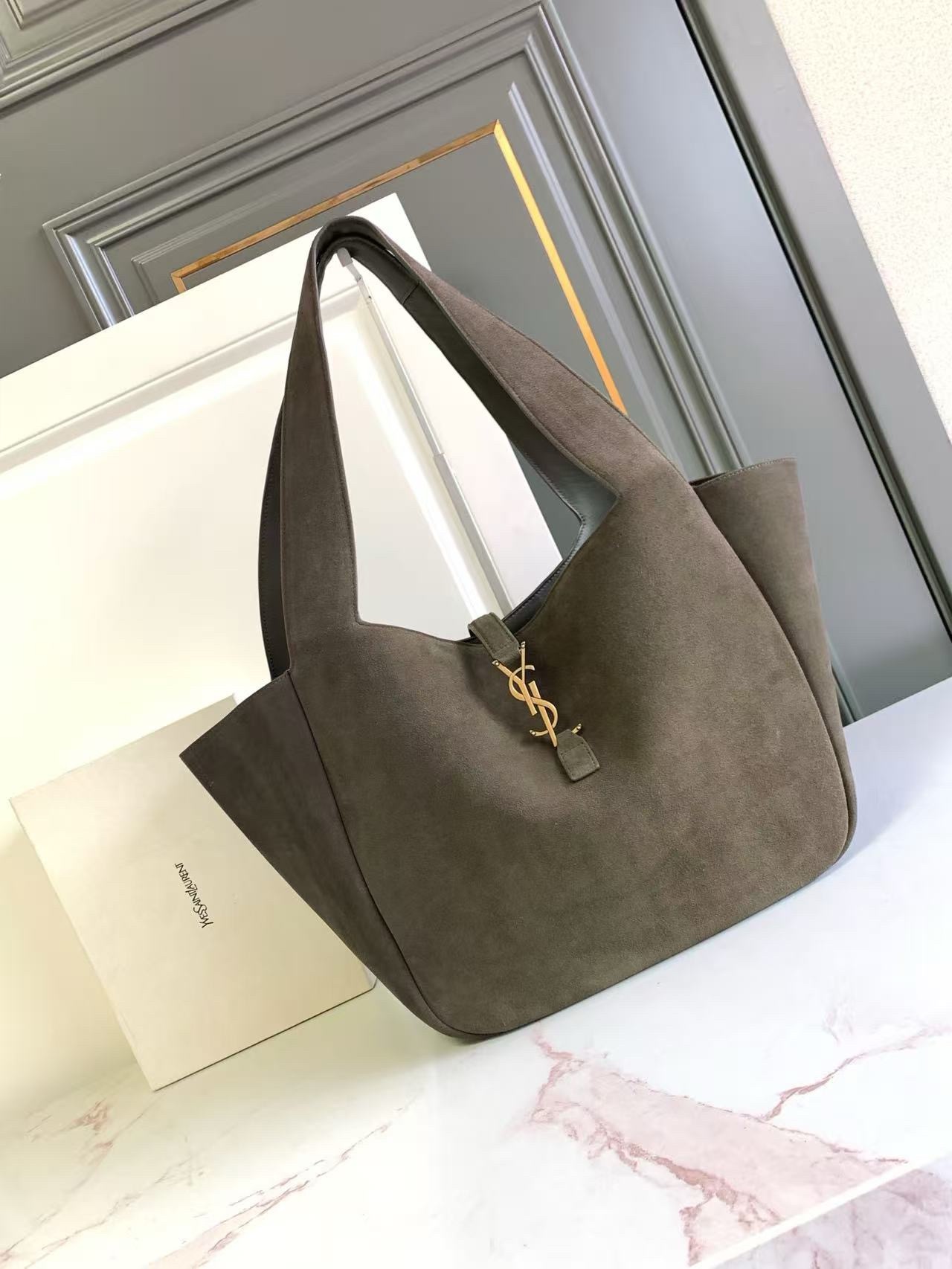 Сумка Yves Saint Laurent — изображение 42